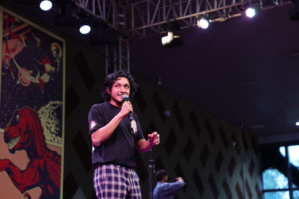 Standup-comedian-Nirmal-performing-at-Bengaluru-Comic-Con-2023