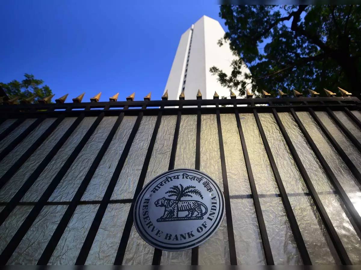 RBI Imposes Business Restrictions on IIFL Finance Limited Over Gold Loan Portfolio Concerns